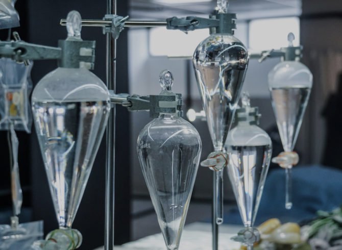 Distilled-Water-vs-RO-Water-Whats-the-Difference-670x490